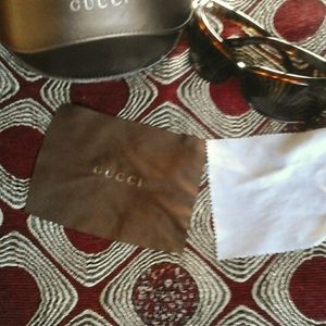 Gucci unisex sunglasses EUC